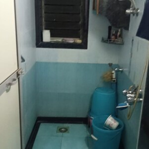 Bathroom in 1 BHK Apartment at Mulund West – for Rent