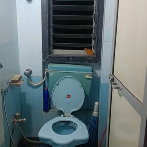 Bathroom in 1 BHK Apartment at Mulund West – for Rent
