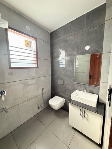 Bathroom in 1 BHK Apartment at Unitech Infospace, Sector 21 – for Rent