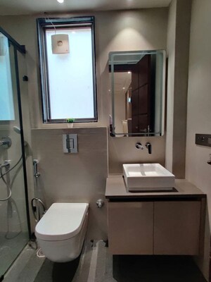 Bathroom in 1.5 BHK Apartment at Unitech Infospace, Sector 21 – for Rent