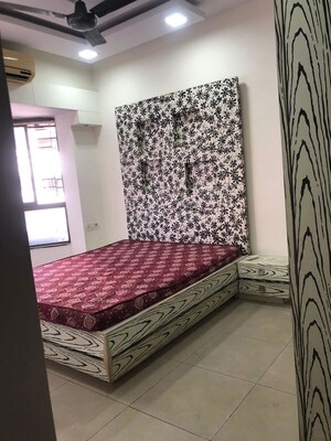 Bedroom in 2 BHK Apartment at Goregaon East – for Rent