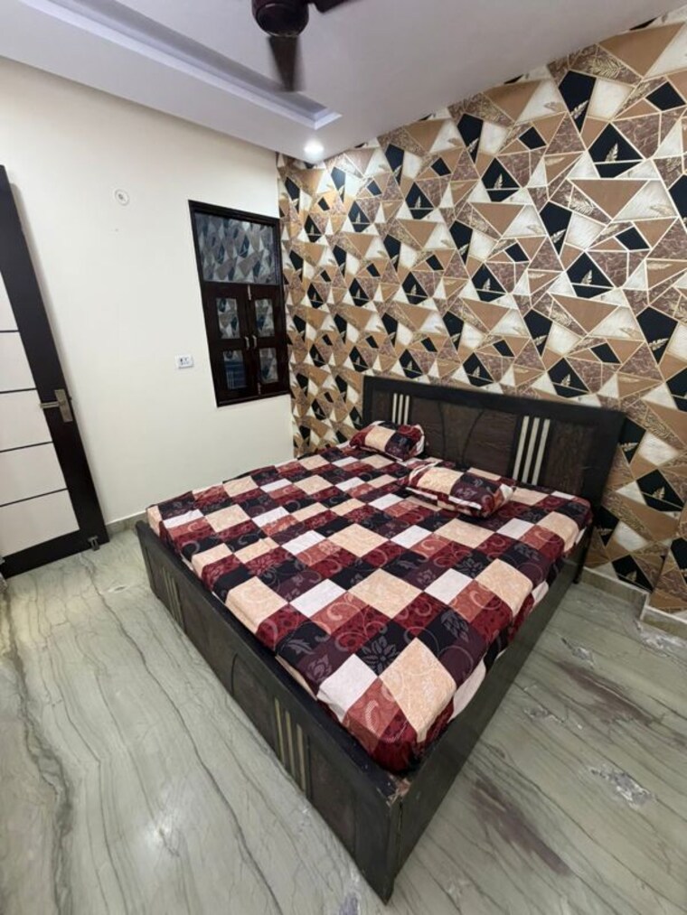 Bedroom, uttam nagar 3 Bedroom 100 Sq.Yd. Builder Floor In Uttam Nagar Delhi 9986892
