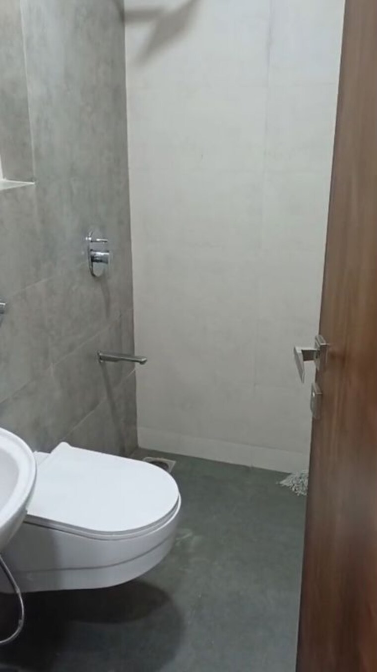 Bathroom, shiv-shakti-tower-28 1 Bedroom 450 Sq.Ft. Apartment In Malad East Mumbai 9986900