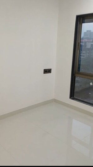 Furnished Amenities in 1 BHK Apartment at Shiv Shakti Tower 28, Malad East – for Rent