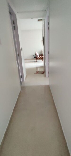 Room in 3 BHK Apartment at Lodha Fiorenza, Goregaon East – for Rent