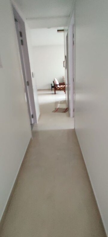 Room in 3 BHK Apartment at Lodha Fiorenza, Goregaon East – for Rent