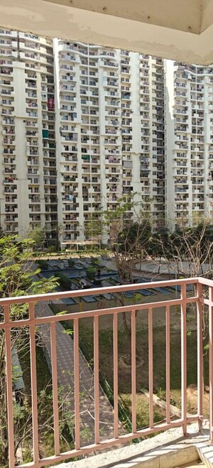 2 BHK Apartment – Exterior View View at Mahagun Moderne, Sector 78 - for Rent