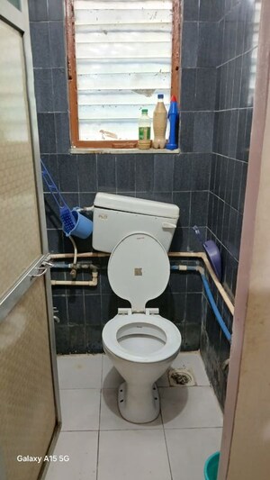 Master Bedroom in 2 BHK Apartment at Vishal Nagar CHS Malad, Malad West – for Rent