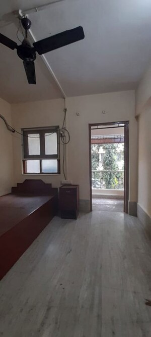 2 BHK Apartment For Rent in Vishal Nagar CHS Malad, Malad West