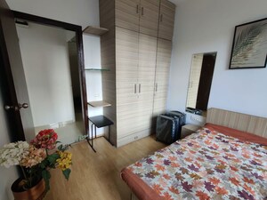 Bedroom in 2.5 BHK Apartment at Oberoi Realty Splendor, Andheri East – for Rent