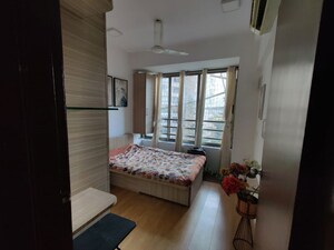 Bedroom in 2.5 BHK Apartment at Oberoi Realty Splendor, Andheri East – for Rent