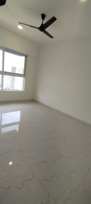 Room in 2 BHK Apartment at Platinum Life, Andheri West – for Rent