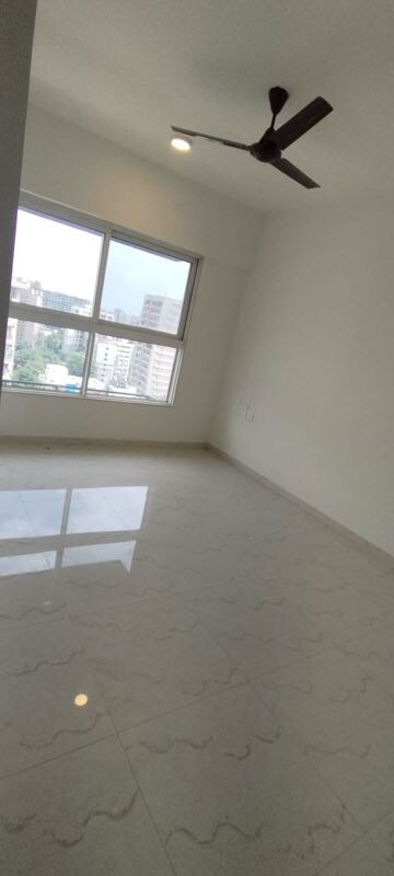 Room in 2 BHK Apartment at Platinum Life, Andheri West – for Rent