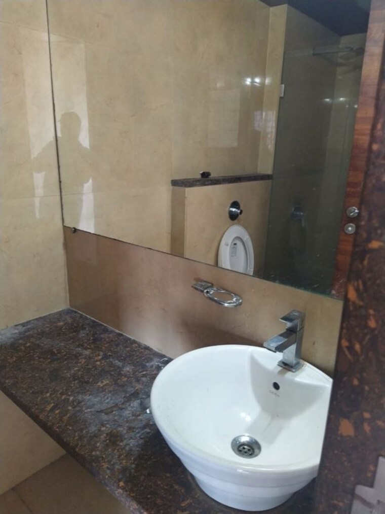 Bathroom, kabra-aurum 2 Bedroom 760 Sq.Ft. Apartment In Goregaon West Mumbai 9986981