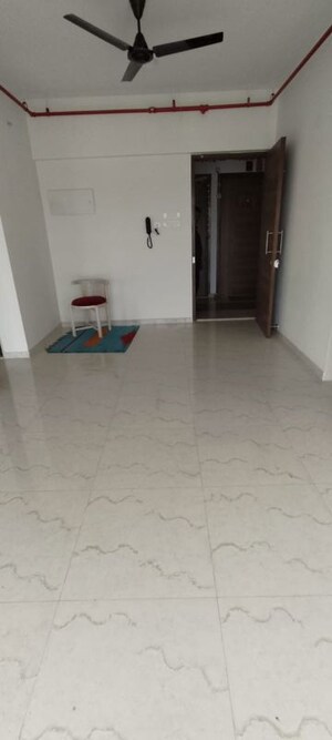 Room in 3 BHK Apartment at Platinum Life, Andheri West – for Rent