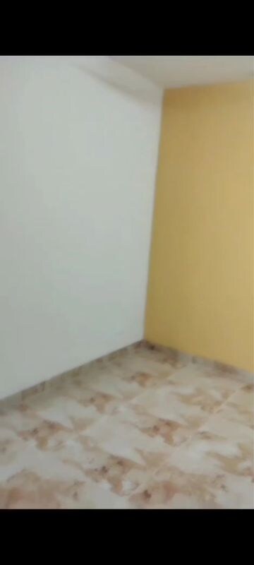 Room in 2 BHK Apartment at SKA Metro Ville, Eta Ii Greater Noida – for Rent