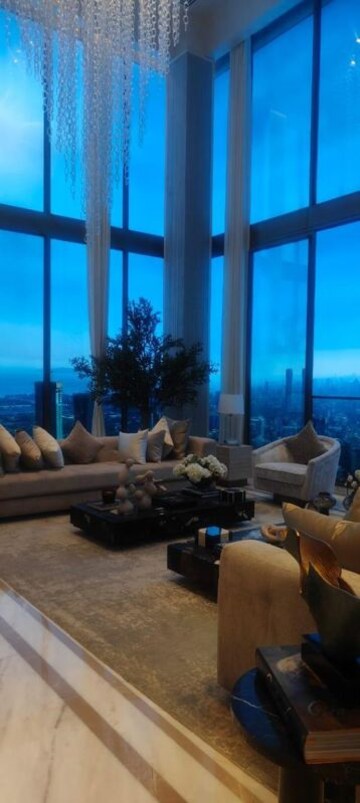 Room in 4 BHK Apartment at Omkar 1973, Worli – for Rent