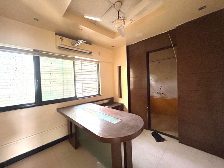 Team Area, sinhagad road Commercial Office Space 1300 Sq.Ft. In Sinhagad Road Pune 9987011