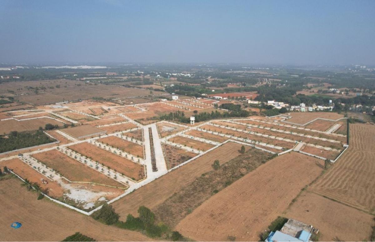 Plot For Sale in VR Royal Township