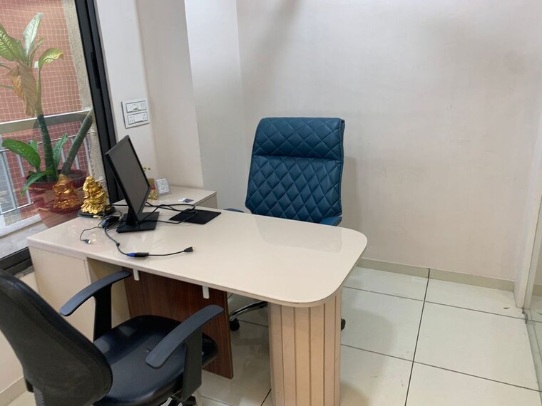 Team Area, shivam-trade-center Commercial Office Space 1218 Sq.Ft. In Ambli Ahmedabad 9987026
