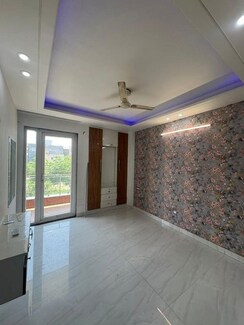 2 BHK + Pooja Room Apartment For Rent in DLF Oakwood Estate