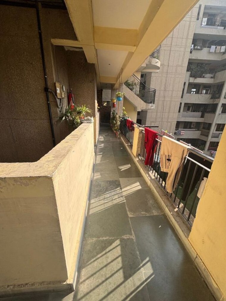 Kitchen, ip extension 3 Bedroom 1600 Sq.Ft. Apartment In Ip Extension Delhi 9987091