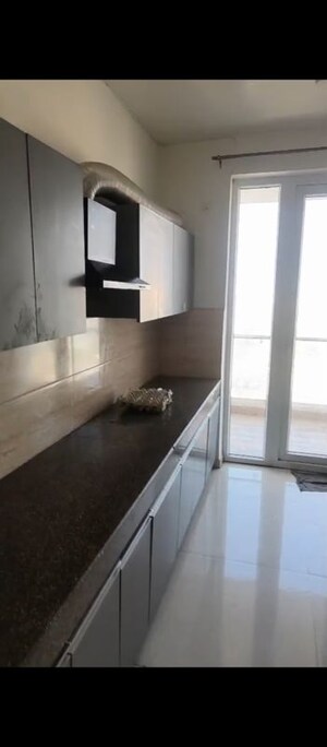Kitchen in 3 BHK Apartment at Omaxe Royal Residency Faridabad, Sector 79 – for Rent