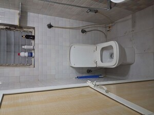 Attached Bathroom in 1 BHK Apartment at Jupiter Apartment Andheri West, Andheri West – for Sale