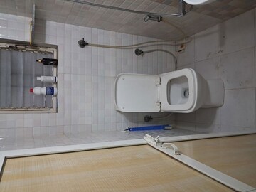 Attached Bathroom in 1 BHK Apartment at Jupiter Apartment Andheri West, Andheri West – for Sale