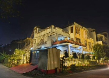 5 BHK Villa – Exterior View View at Gomti Nagar - for Rent