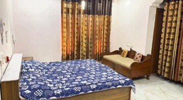 Bedroom in 5 BHK Villa at Gomti Nagar – for Rent