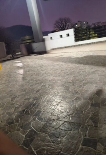 Parking in 5 BHK Villa at Gomti Nagar – for Rent