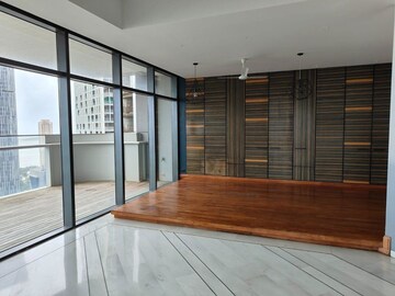 Room in 5 BHK Apartment at Omkar 1973, Worli – for Rent