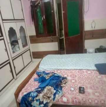 Bedroom in 1 RK Villa at Aliganj – for Rent