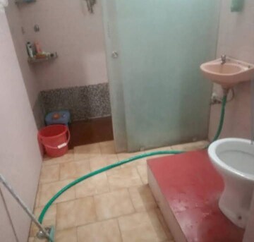 Bathroom in 1 RK Villa at Aliganj – for Rent