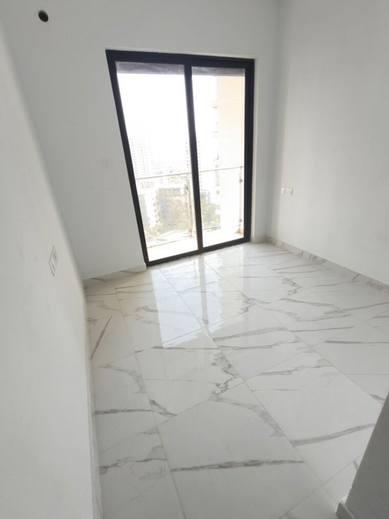 Room, risland-the-icon 2 Bedroom 561 Sq.Ft. Apartment In Dhokali Thane 9987187