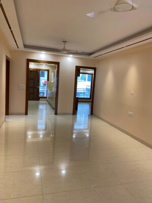 Room in 4 BHK Builder Floor at Sector 55 – for Rent