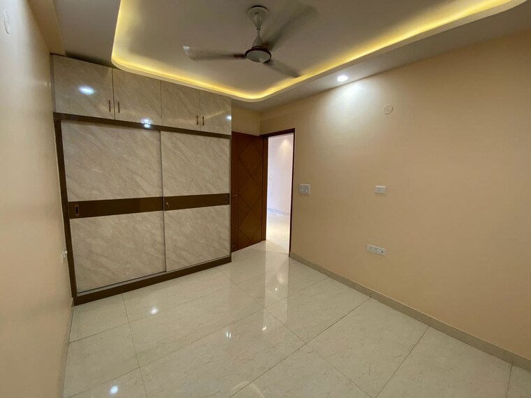 Room, sector 55 4 Bedroom 2450 Sq.Ft. Builder Floor In Sector 55 Gurgaon 9987196