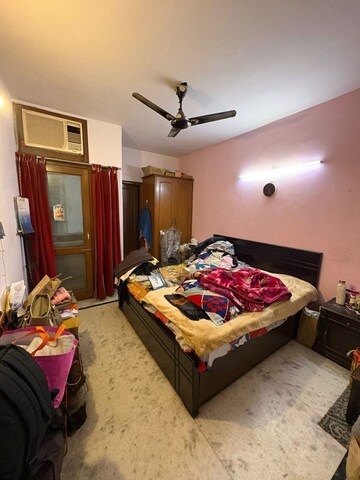 Bedroom in 2 BHK Apartment at East Of Kailash – for Rent