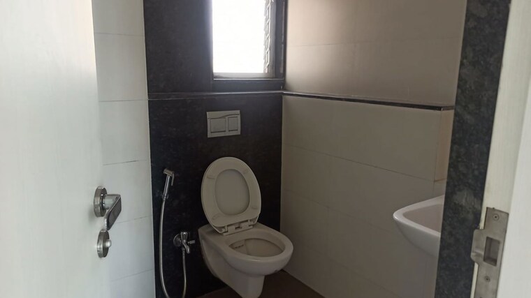 Bathroom, rustomjee-urbania-azziano 2 Bedroom 853 Sq.Ft. Apartment In Thane West Thane 9987247
