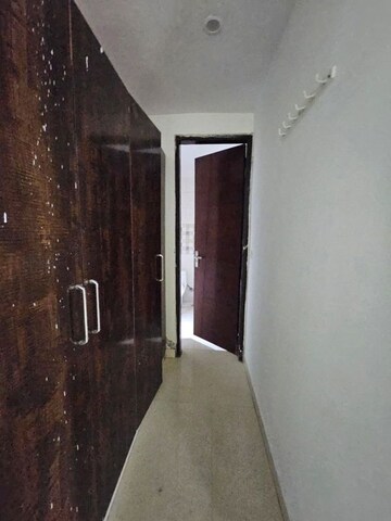 Furnished Amenities in 4 BHK Builder Floor at Green Fields Colony – for Rent