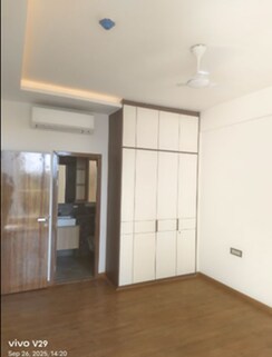 4 BHK Apartment For Rent in DLF Park Place