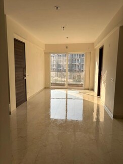 2.5 BHK + Extra Room Builder Floor For Rent in Smart World Gems
