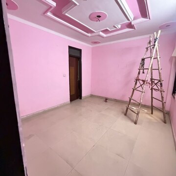 Team Area in 3 BHK Builder Floor at Dwarka Mor – for Sale