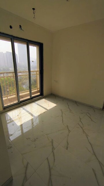 1 BHK Apartment For Rent in Metropolis Bayside, Kasarvadavali