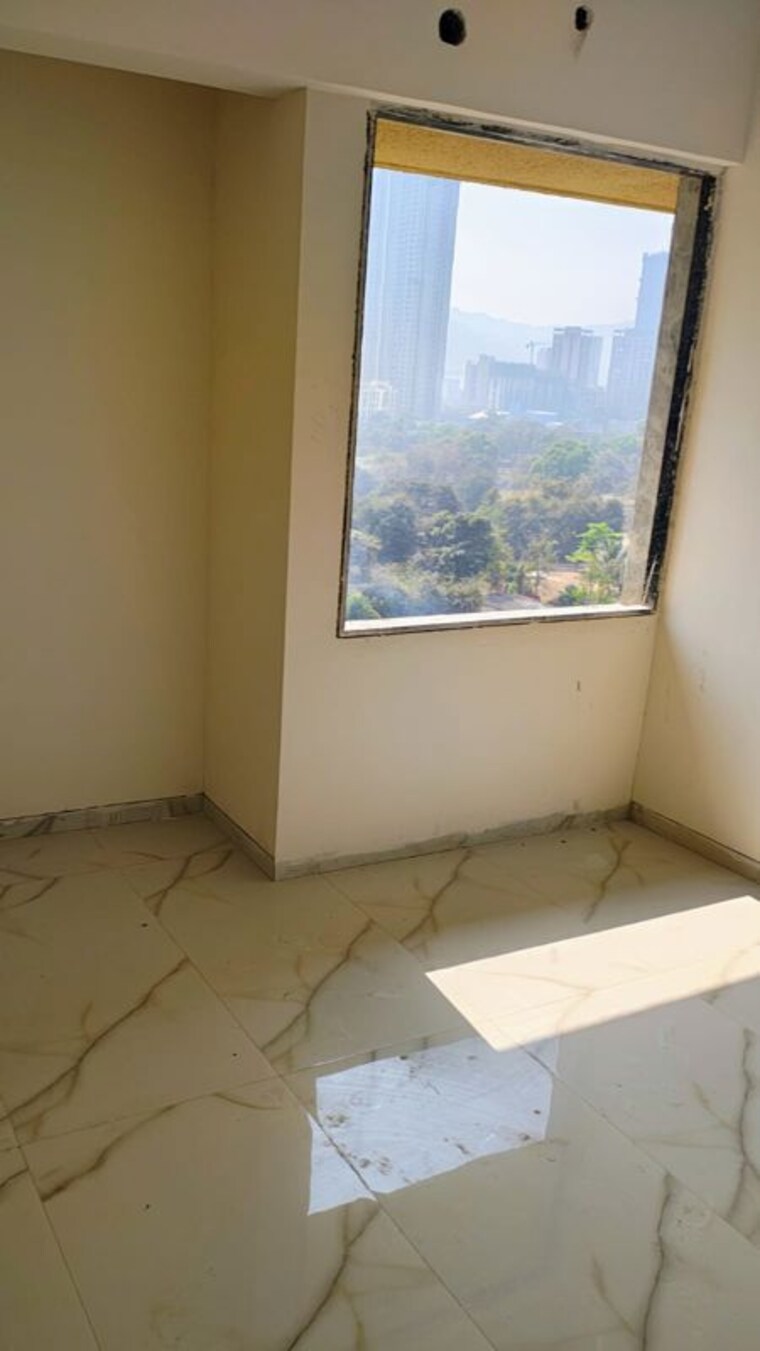Room, metropolis-bayside 1 Bedroom 370 Sq.Ft. Apartment In Kasarvadavali Thane 9987365