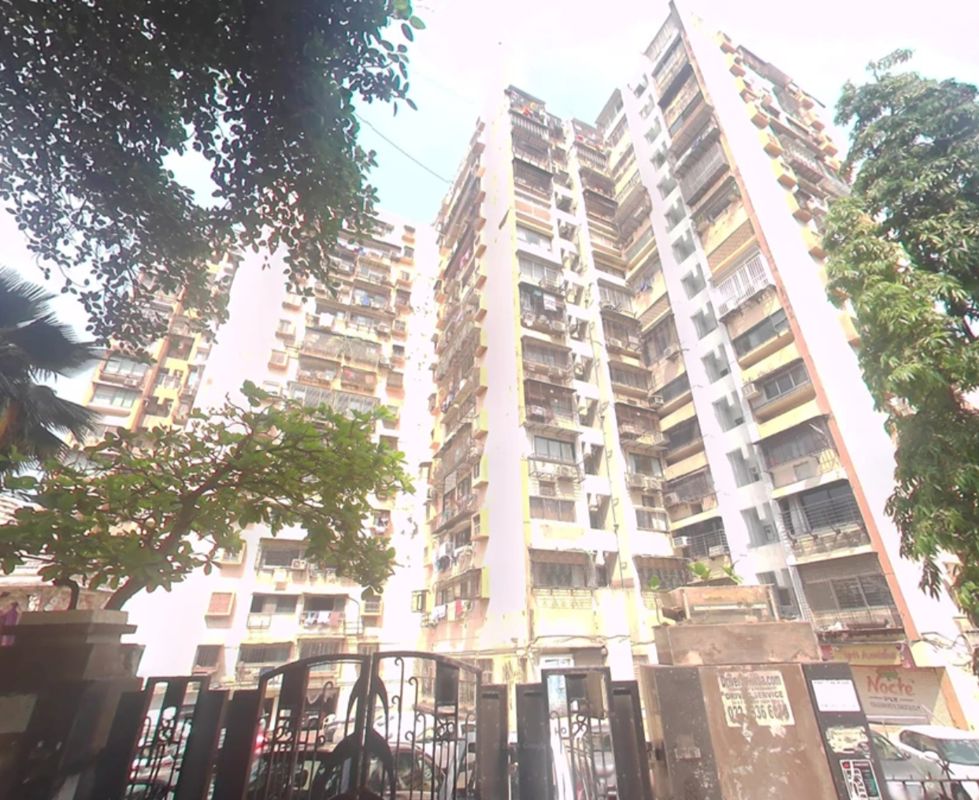 4 BHK 2000 Sq.Ft. Apartment in Shripal Nagar CHS