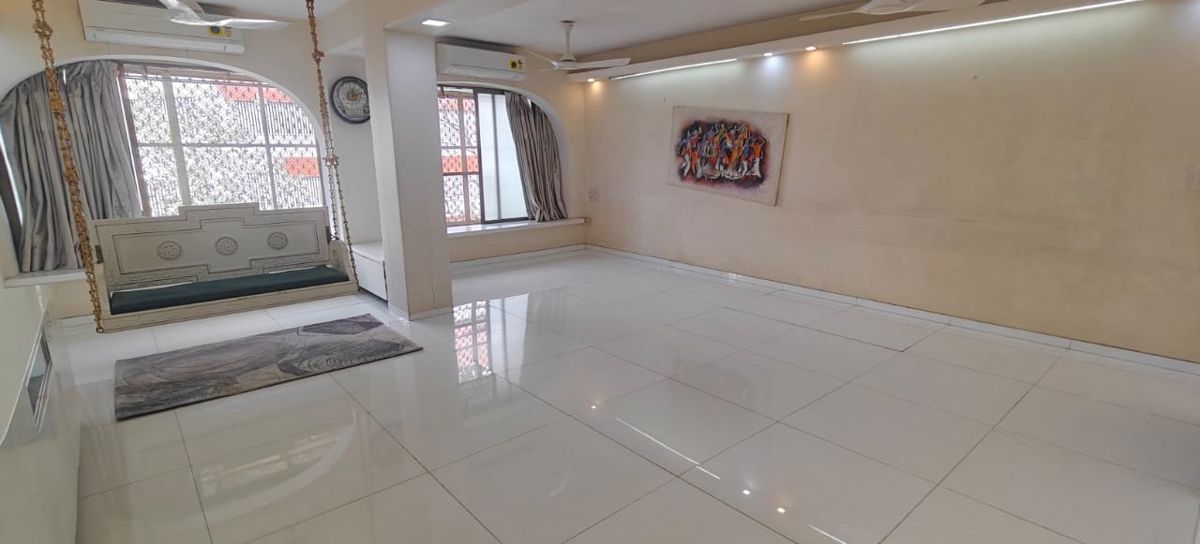 3 BHK + Pooja Room Apartment For Rent in Vaibhav Building