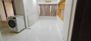 Furnished Amenities in 3 BHK Apartment at Vaibhav Building, Dadar West – for Rent