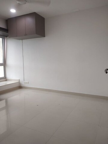 Room in 2 BHK Apartment at DB Woods, Goregaon East – for Rent